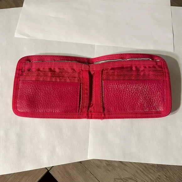 Diesel Fuchsia Wallet - Picture 5 of 13